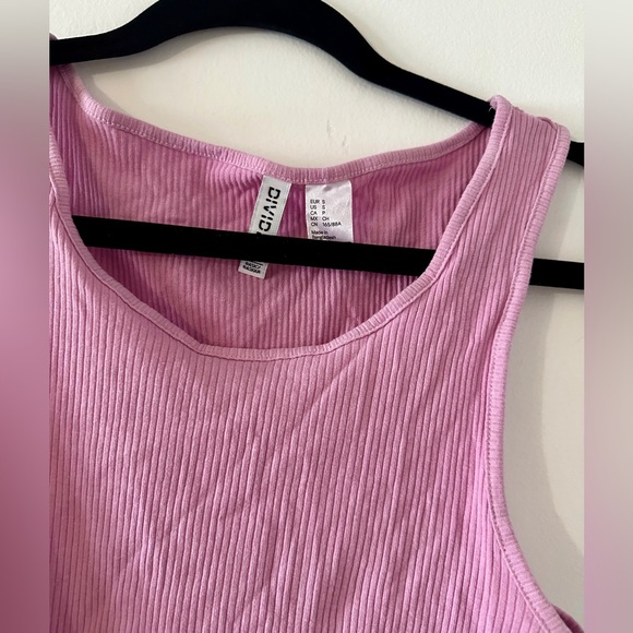 3/$10 H&M Divided Ribbed Tank Top - Picture 8 of 12